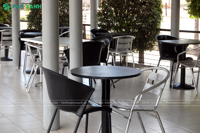 Bố tr&iacute; b&agrave;n ghế qu&aacute;n cafe đơn giản