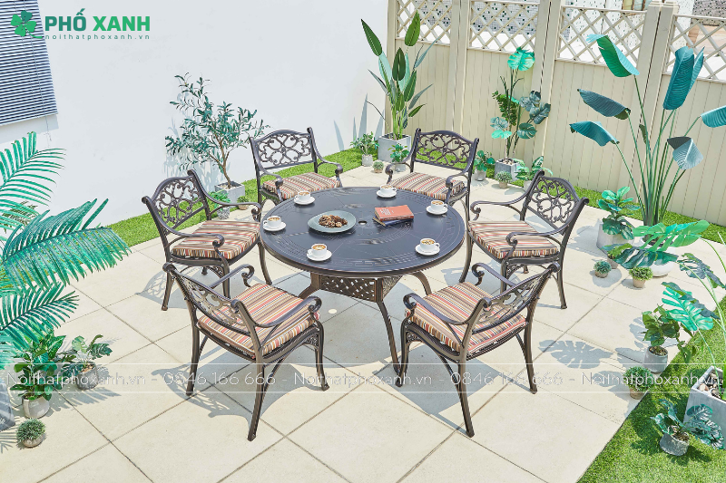 B&agrave;n ghế nh&ocirc;m đ&uacute;c ngo&agrave;i trời thiết kế đẹp mắt.