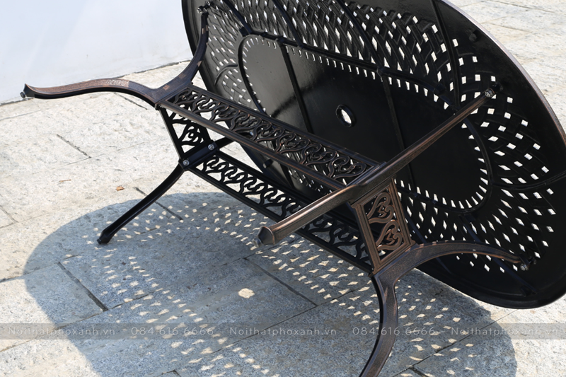 Bộ b&agrave;n ghế nh&ocirc;m đ&uacute;c ngo&agrave;i trời h&igrave;nh bầu dục m&agrave;u đen đồng BND-BD18090TTD