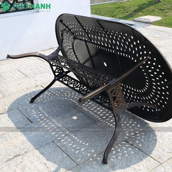 Bộ bàn ghế nhôm đúc ngoài trời hình bầu dục màu đen đồng BND-BD18090TTD