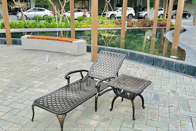 Ghế hồ bơi tay vịn hợp kim nh&ocirc;m đ&uacute;c to&agrave;n bộ sơn tĩnh điện GHB-ND