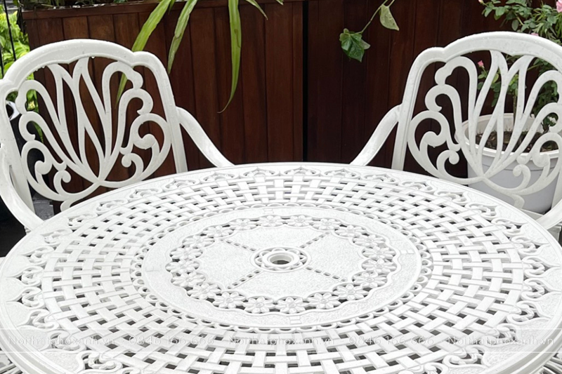 Bộ b&agrave;n ghế nh&ocirc;m đ&uacute;c m&agrave;u trắng BND-120TK