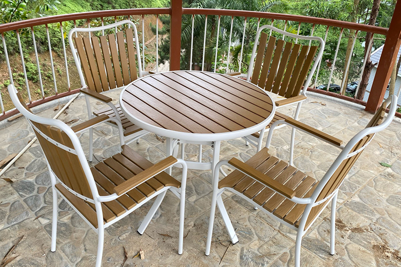 Bộ bàn ghế cafe sân vườn chất liệu Composite nan màu vàng BCP-80NGKT