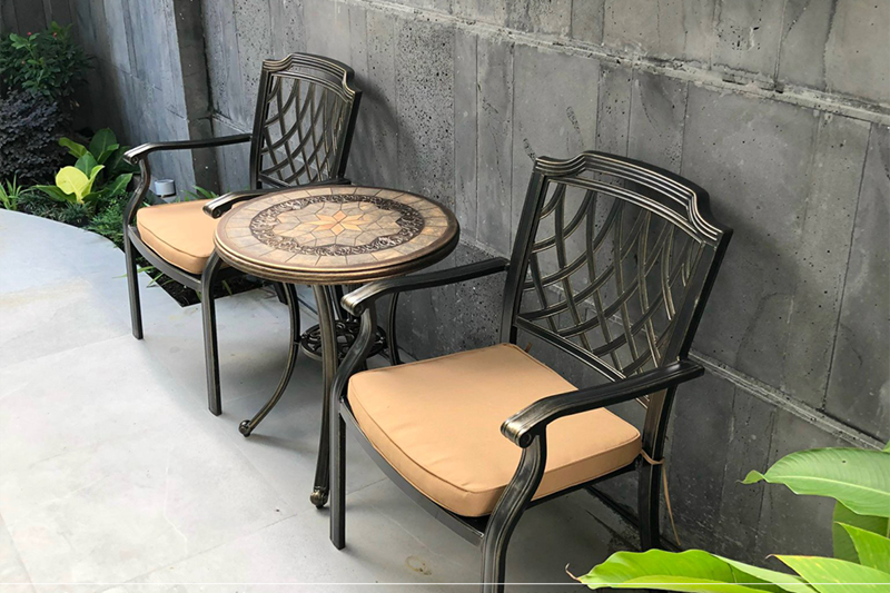 Bộ bàn ghế nhôm đúc mặt đá nhỏ