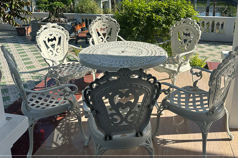 bộ b&agrave;n ghế hợp kim nh&ocirc;m đ&uacute;c