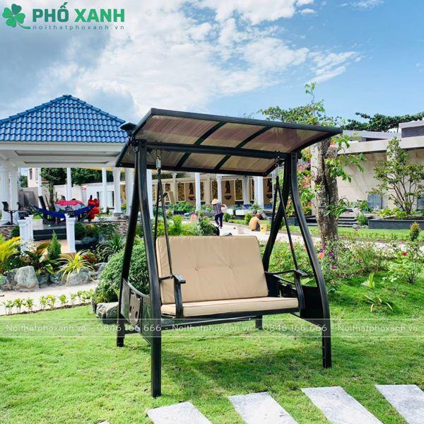 Xích đu sân vườn 2 chỗ ngồi có mái che tích hợp năng lượng mặt trời