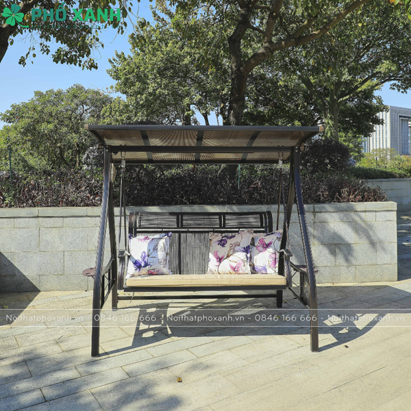Xích đu nhôm đúc sân vườn mái che năng lượng mặt trời XDNK-3CNLNGANG