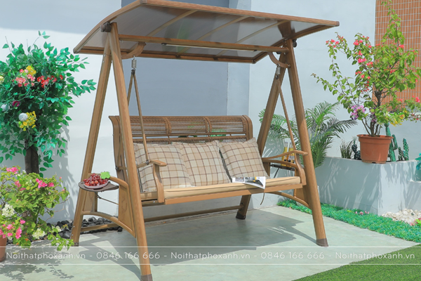 X&iacute;ch đu nhập khẩu ba chỗ nh&ocirc;m đ&uacute;c m&agrave;u gỗ t&iacute;ch hợp m&aacute;i che năng lượng mặt trời XDNK3C-NLDCG