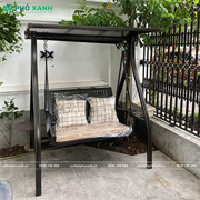 Xích đu sân vườn 2 chỗ ngồi có mái che tích hợp năng lượng mặt trời