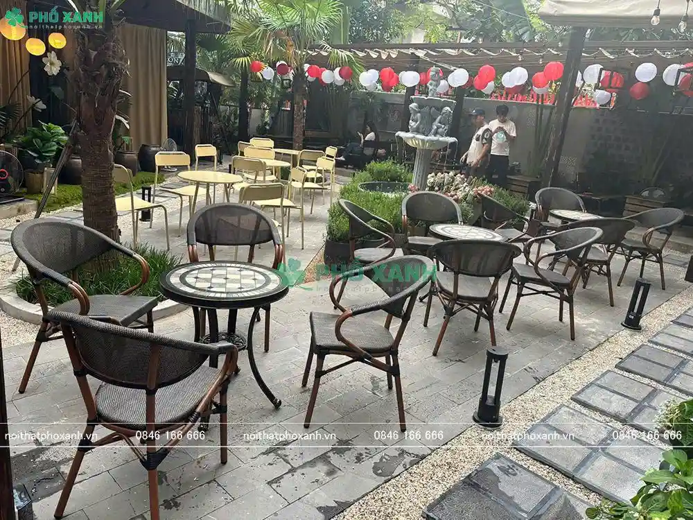Nội Thất Phố Xanh: Giải Ph&aacute;p B&agrave;n Ghế Cafe Tuyệt Vời Tại Th&aacute;i H&agrave;