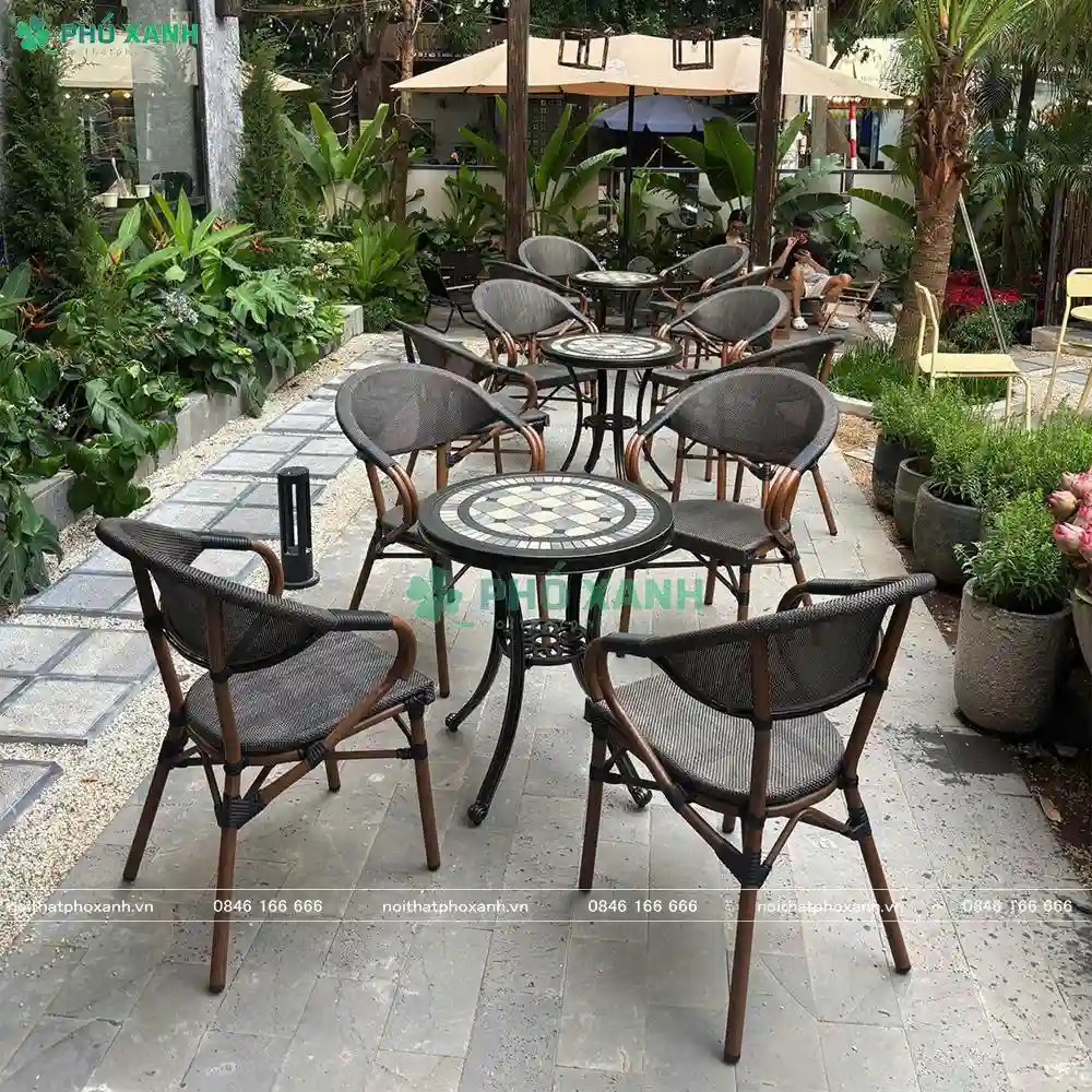 Nội Thất Phố Xanh: Giải Pháp Bàn Ghế Cafe Tuyệt Vời Tại Thái Hà