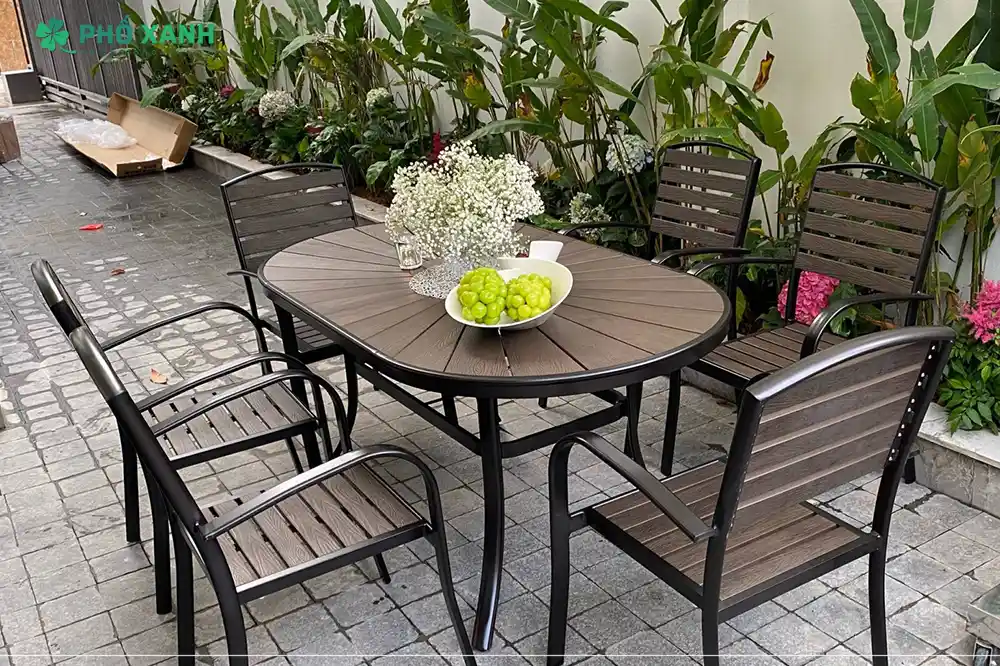 Tìm hiểu sự đa dạng của bàn ghế composite cho nhà hàng năm 2025
