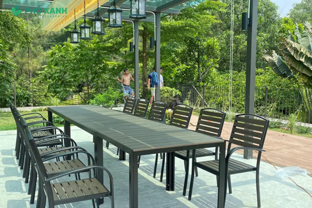 Tìm hiểu sự đa dạng của bàn ghế composite cho nhà hàng năm 2025